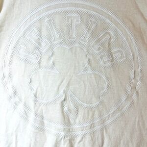 UNK NBA Boston Celtics Cream‎ T-Shirt White Shamrock Men's Size L RARE